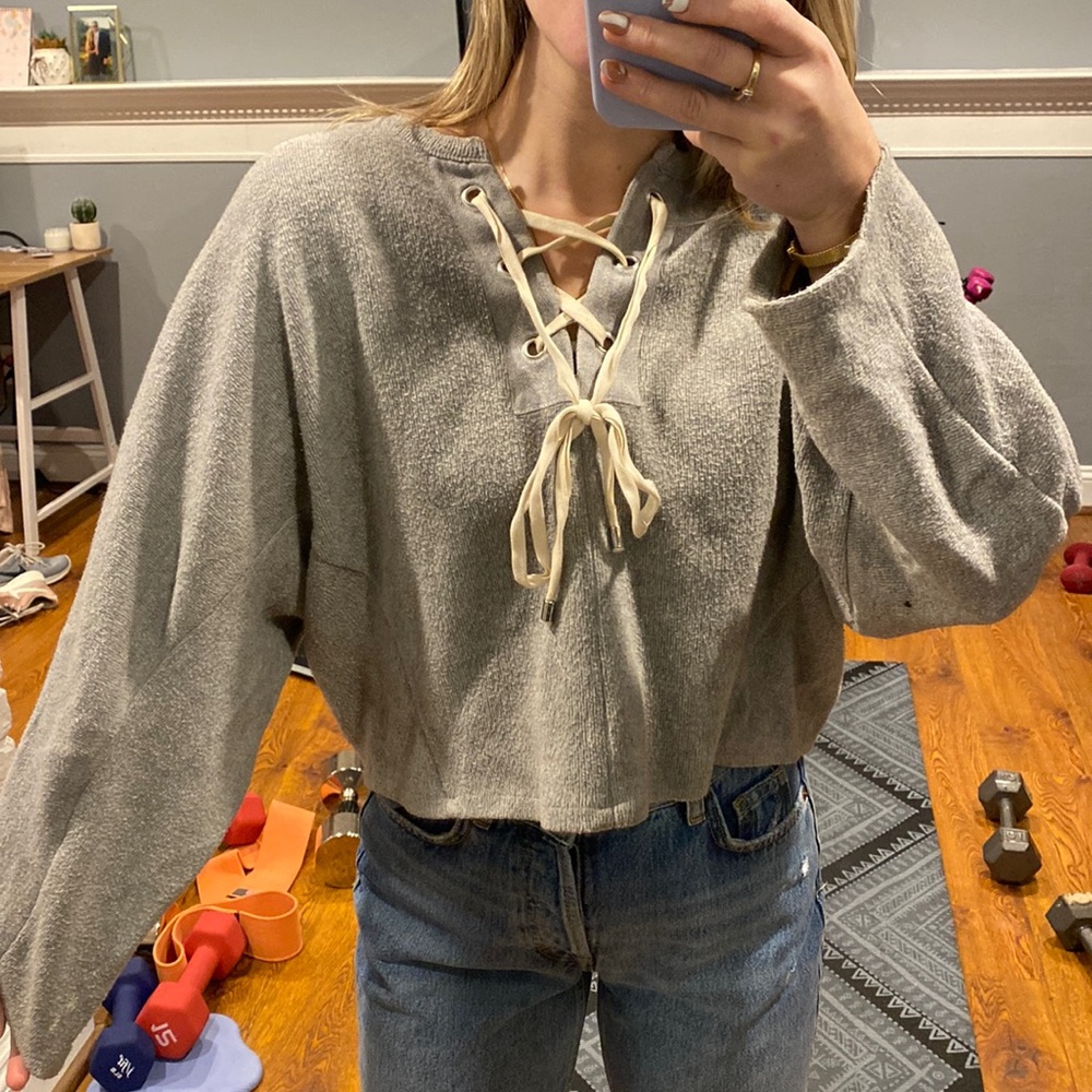 Zara - Grey with Cream Colored Ribbon Tie Cropped Front Sweatshirt